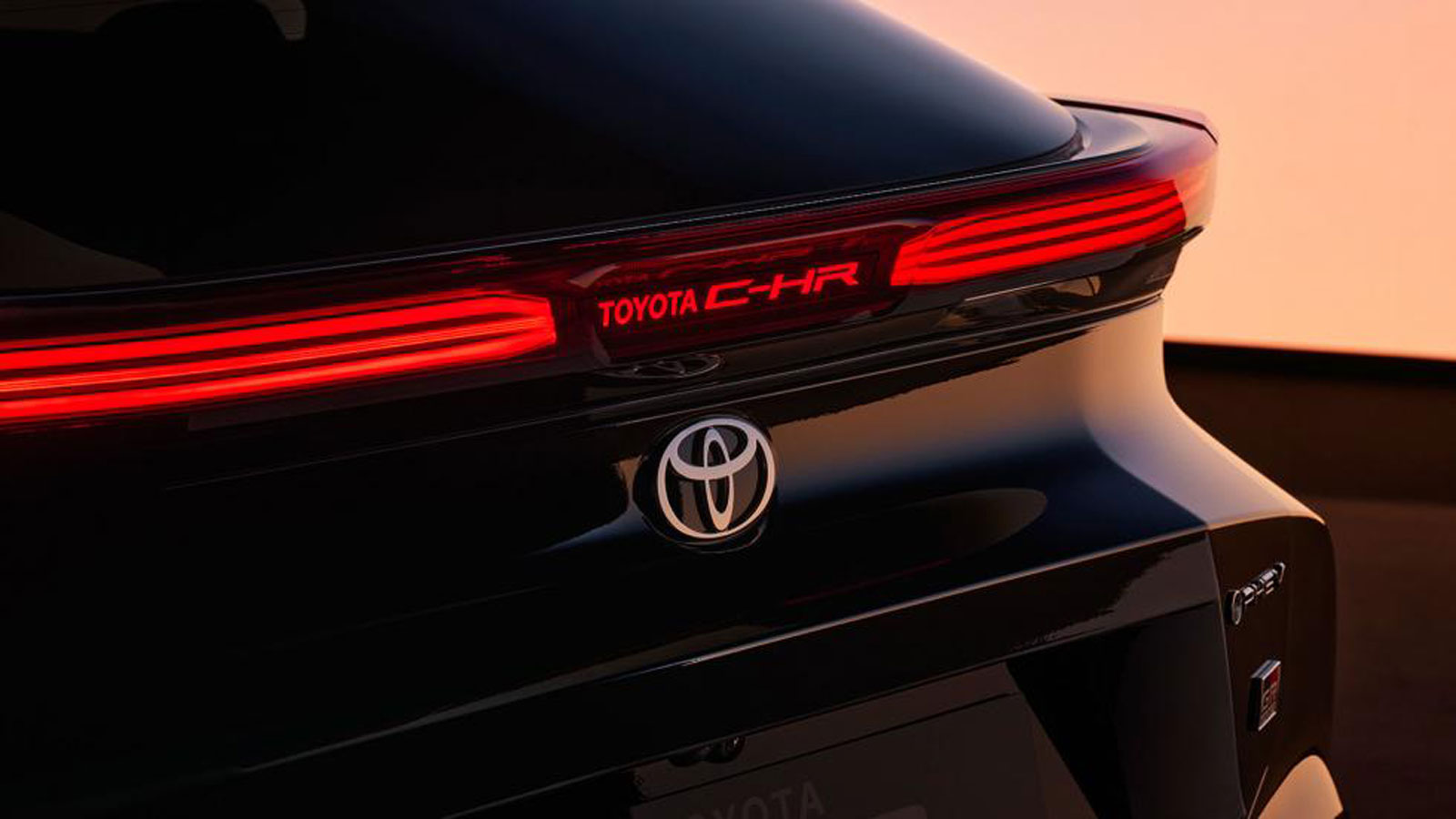 Νέο Toyota C-HR: Έρχεται στην Ελλάδα από 29.300 ευρώ 