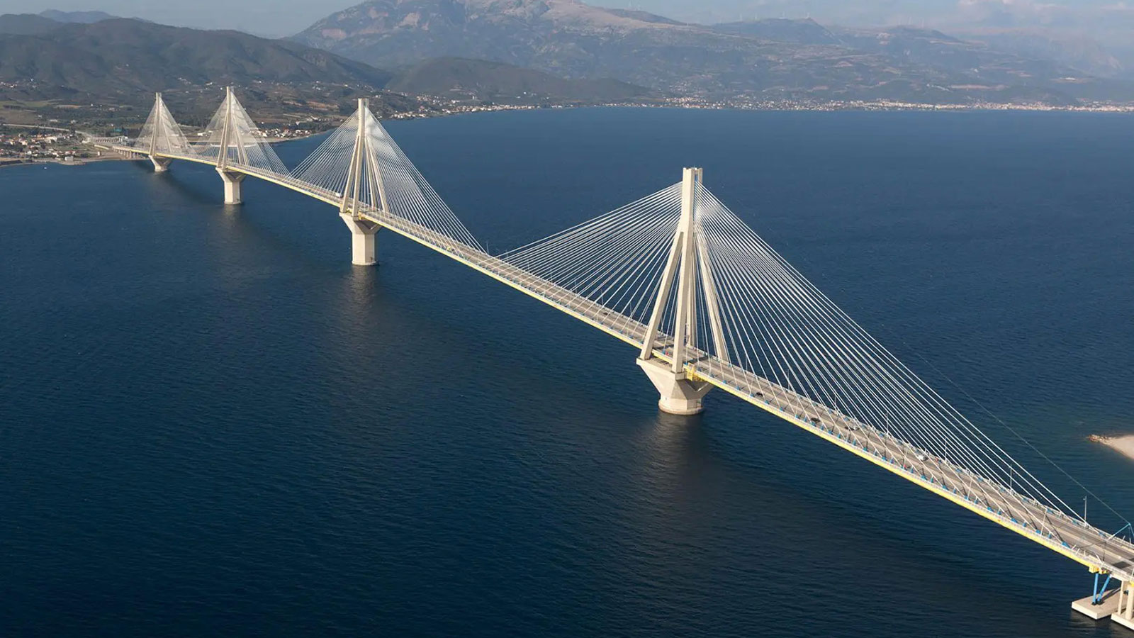 Συνεχίζεται έως τις 13/9 η ελεύθερη διέλευση στη γέφυρα Ρίου-Αντιρρίου