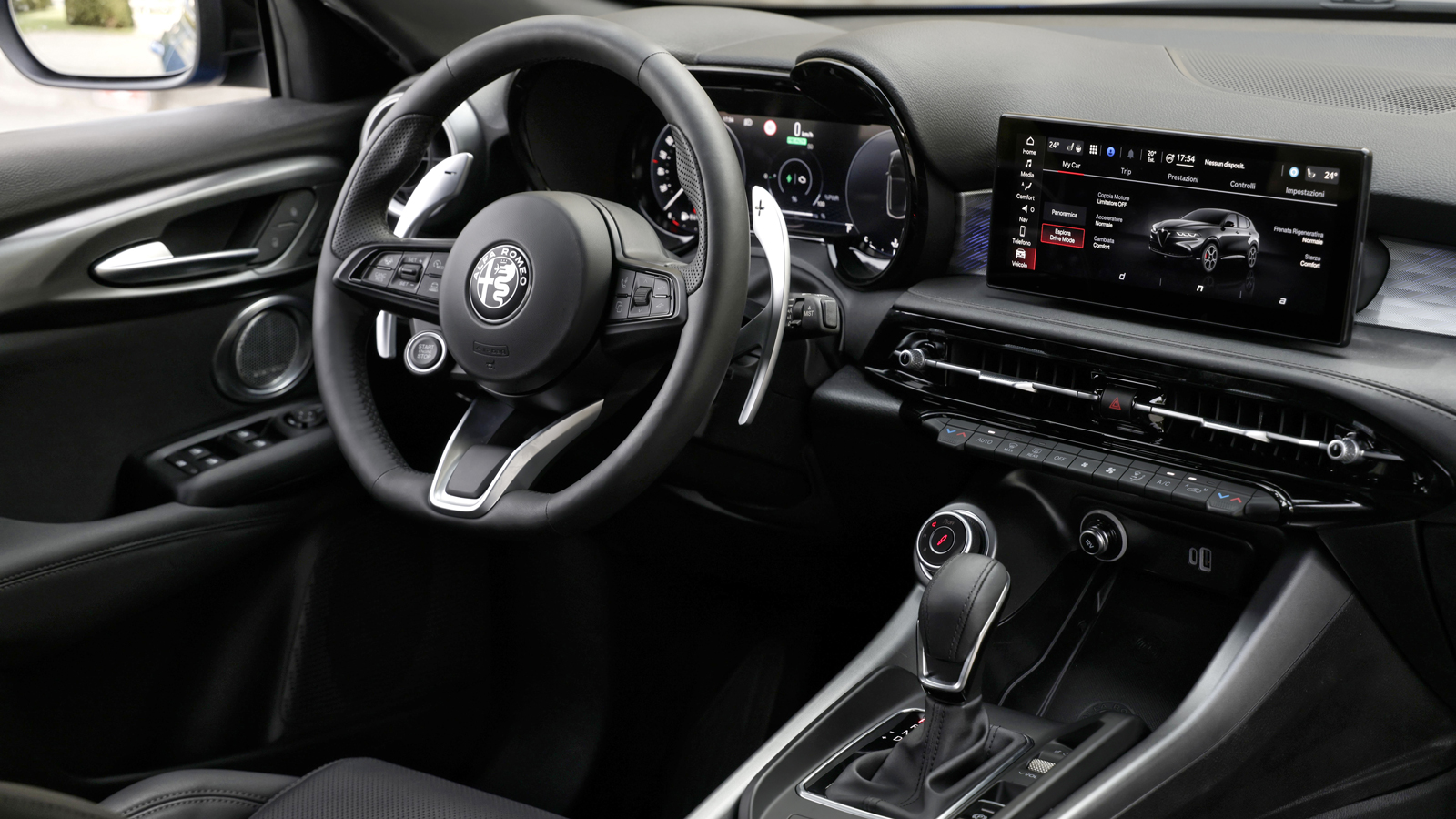 Στο αυτόματο DCT-7 κιβώτιο υπάρχει θόρυβος όσο ανεβαίνουν οι στροφές, όχι όμως το ενοχλητικό βουητό που ακούμε στην επιτάχυνση που έχεις με τα υβριδικ