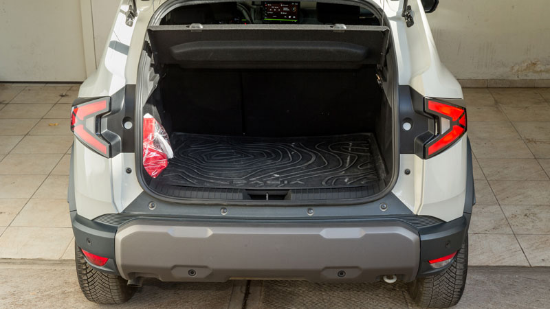 Η καμπίνα είναι πιο μοντέρνα και πιο ευρύχωρη