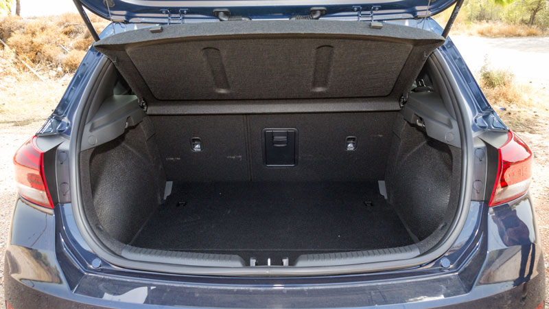 Hyundai i30 mild hybrid 140 PS: Σβέλτο, ευρύχωρο και με καλή τιμή