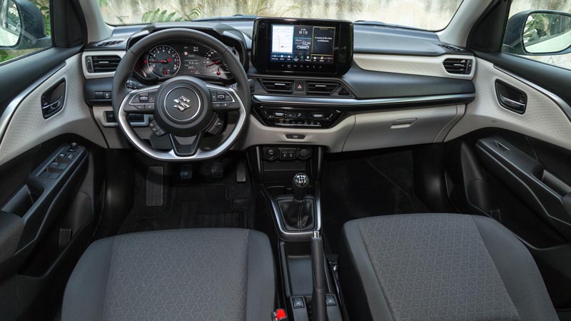 Mazda 2 VS Suzuki Swift. Ποιο ξεχωρίζει σε εξοπλισμό ασφάλειας και άνεσης.