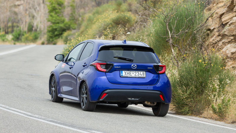 Ανανεωμένο Mazda 2 Hybrid: Καίει 3,5 λτ/100 χλμ στην πόλη