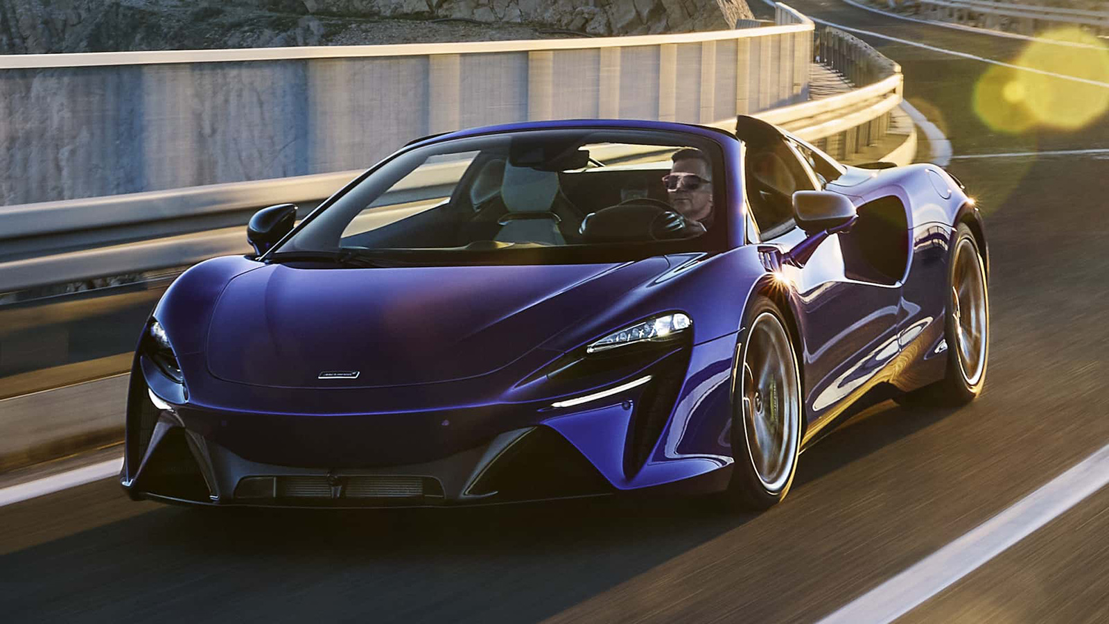 Αυτή είναι η Plug-in υβριδική McLaren Artura Spider