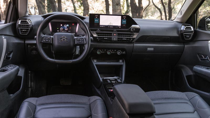 Citroen C4 VS Seat Leon. Ποιο ξεχωρίζει σε εξοπλισμό ασφάλειας και άνεσης;