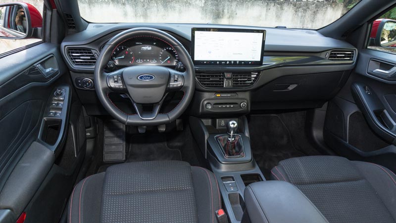 Ford Focus VS Seat Leon. Ποιο ξεχωρίζει σε εξοπλισμό ασφάλειας και άνεσης;