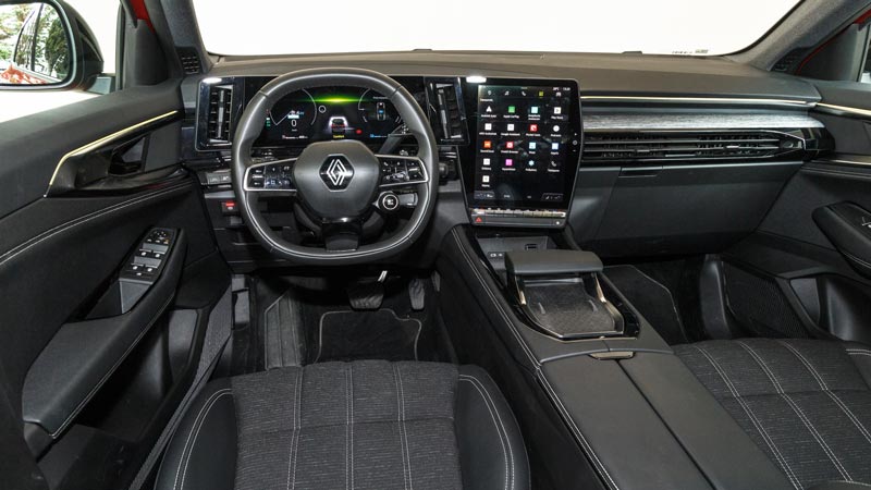 Hyundai Tuscon 230 PS VS Renault Austral 200 PS. Ποιο ξεχωρίζει σε εξοπλισμό ασφάλειας και άνεσης;