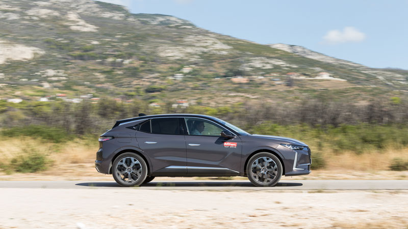 Έχει 225 άλογα, κάνει 45 χλμ με ρεύμα, η μέση κατανάλωση είναι 5,1 λτ/100 χλμ