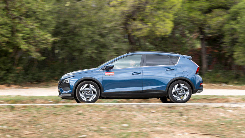 Hyundai Bayon 100 PS Auto: Καίει λίγο στο ταξίδι, χωράει 5 ενήλικες