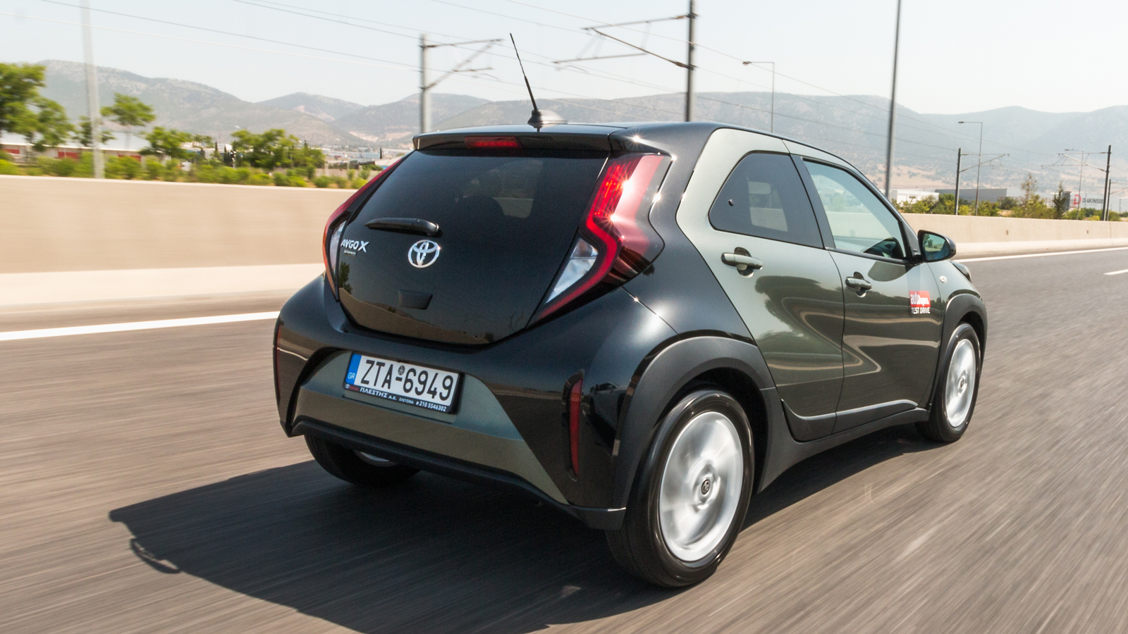 Kia Picanto VS Toyota Aygo X Βαθμολογίες. Ποιο είναι καλύτερο σε κατανάλωση, χώρους, επιδόσεις, εγγυήσεις;