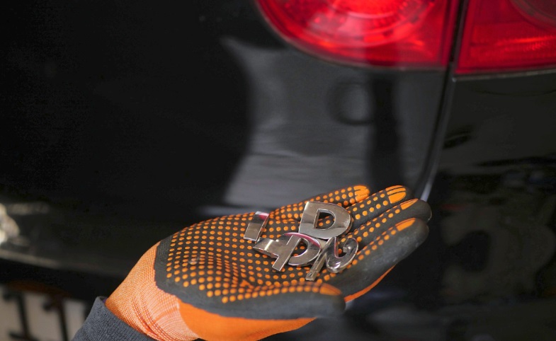 Συγκρίνουμε τη νέα Mercedes S-Class με Audi A8 και BMW Σειρά 7