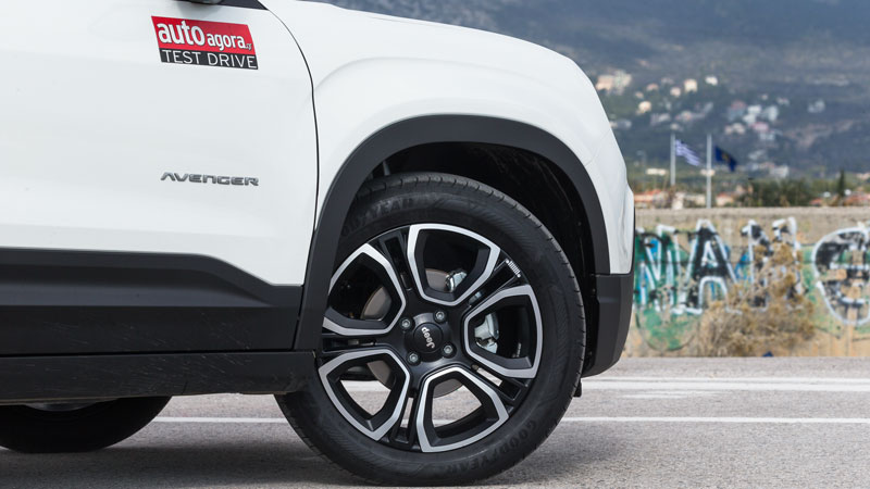 Jeep Avenger 100 PS: Τι βαθμό παίρνει σε κατανάλωση, χώρους, επιδόσεις, εγγυήσεις;