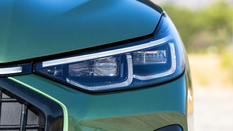 Στο δρόμο έχει σπορτίφ συμπεριφορά και ταυτόχρονα είναι άνετο