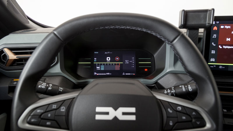 Η καμπίνα είναι πιο μοντέρνα και πιο ευρύχωρη