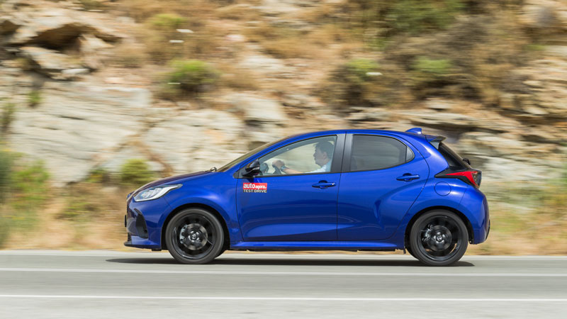 Ανανεωμένο Mazda 2 Hybrid: Καίει 3,5 λτ/100 χλμ στην πόλη