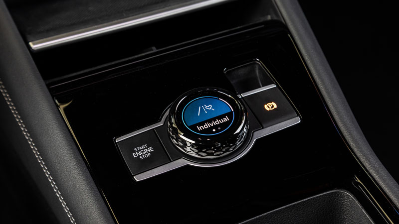 Φουλ ανανεωμένο το εσωτερικό του VW Tiguan, με έντονο το τεχνολογικό στοιχείο