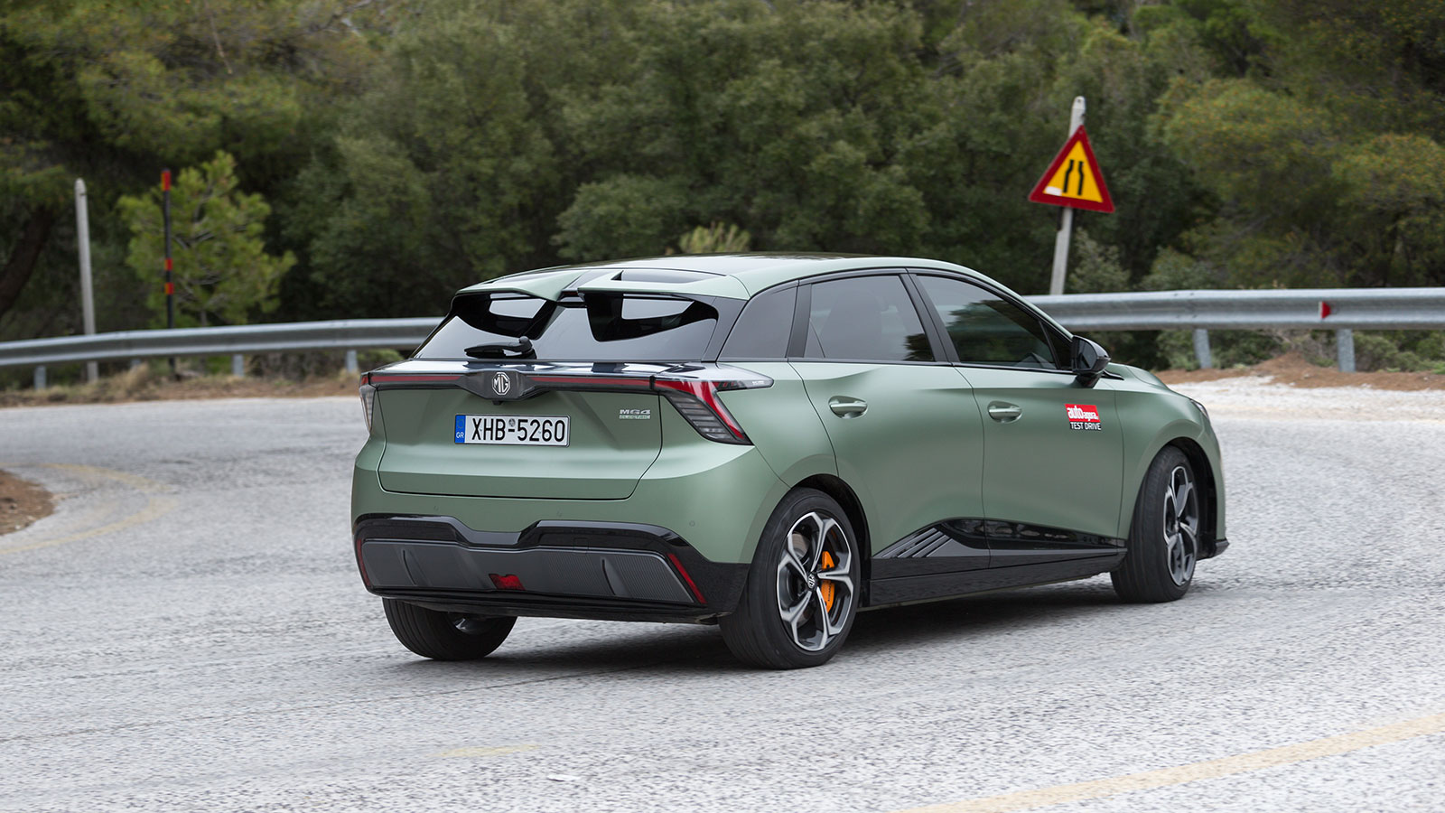 Cupra Born VS Mg Mg4 Βαθμολογίες. Ποιο είναι καλύτερο σε κατανάλωση, χώρους, επιδόσεις, εγγυήσεις.