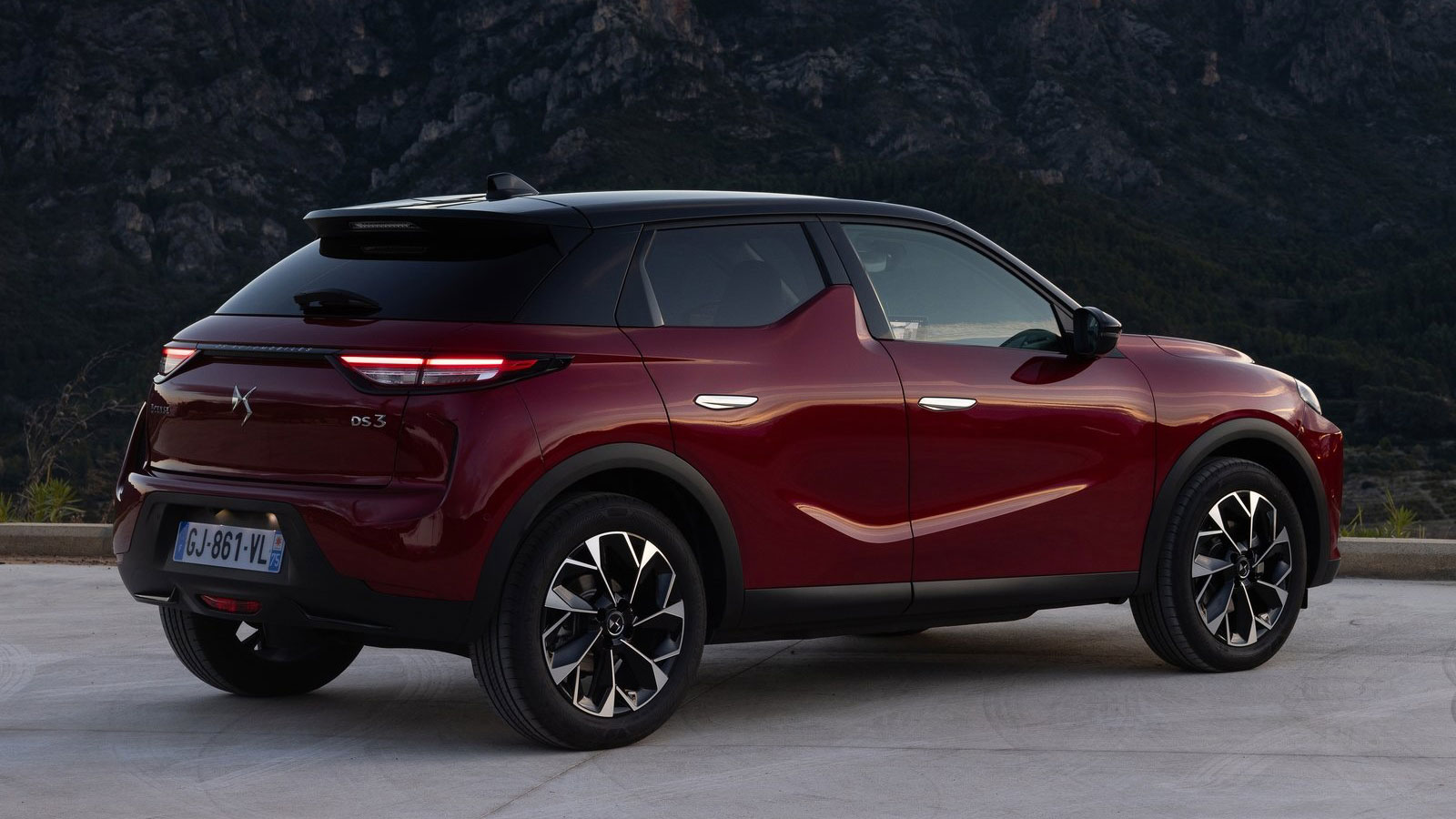 DS 3 και DS 4: Νέο υβριδικό μοτέρ 136 ίππων!