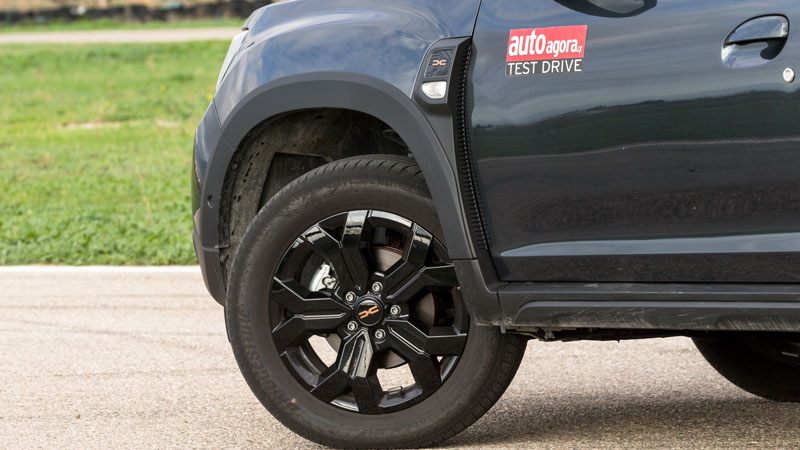 Τα φρένα θέλουν 38,4 μέτρα για να ακινητοποιήσουν το μοντέλο από τα 100 χ.α.ω.! Μια ικανοποιητική τιμή για την κατηγορία