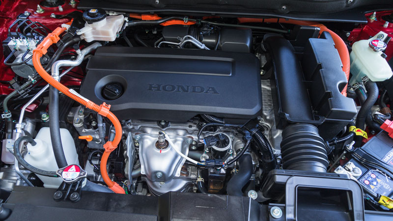 To αυτοφορτιζόμενο υβριδικό σύστημα κρατάει την κατανάλωση μέσα στην πόλη κοντά στα 5,5 λτ./100 χλμ. και σε μεικτές συνθήκες στα 7,3 λτ.