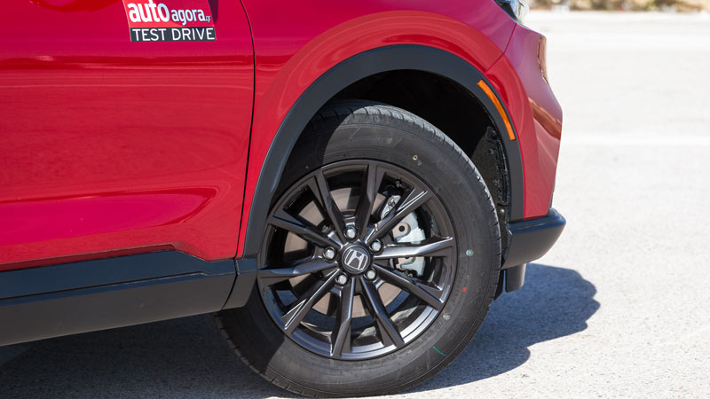 Τα φρένα χρειάζονται 36,2 μ. για να ακινητοποιήσουν το μοντέλο από τα 100 χλμ./ ώρα, μια εξαιρετική επίδοση