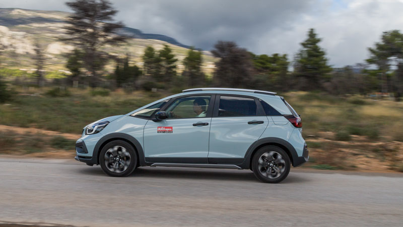 Οι 122 ίπποι του υβριδικού συστήματος επιτρέπουν στο μοντέλο να επιταχύνει από τα 0 στα 100 χλμ./ώρα σε 9.3 δλ.