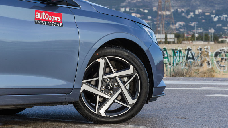 Τα 37,8 μ. που χρειάζεται για να ακινητοποιηθεί από τα 100 χλμ./ώρα κρίνονται ικανοποιητικά