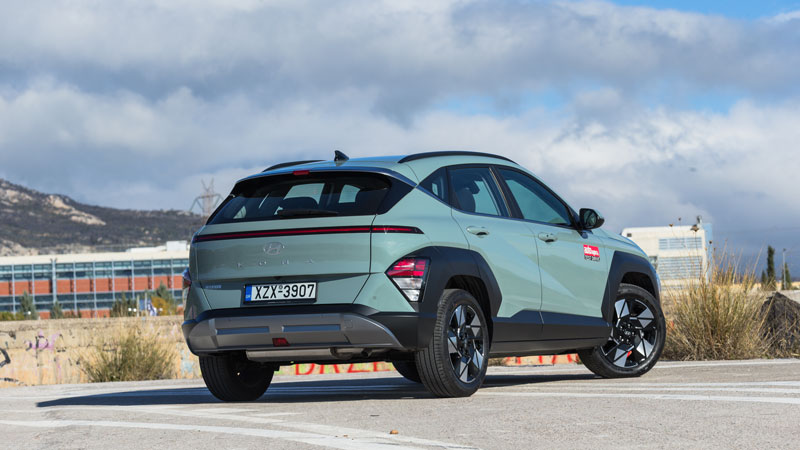 Όπως μπροστά, έτσι και πίσω ξεχωρίζουν οι φωτιζόμενες λωρίδες LED, που έχουν την ονομασία Seamless Horizon Lamp