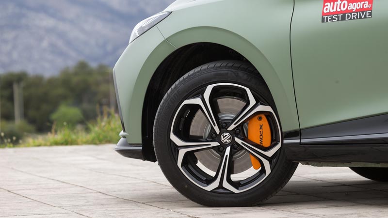 MG MG4. Πόσο καλό είναι σε εξοπλισμό άνεσης και ασφάλειας.