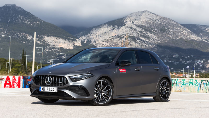 Εντυπωσιακή η «μούρη» της Mercedes A 35 AMG, με το μεγάλο αστέρι να ξεχωρίζει στη μάσκα