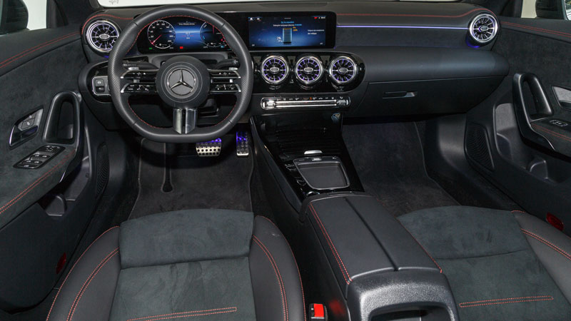 Ποιοτικά υλικά, στιβαρή συναρμογή και εξαιρετικό φινίρισμα για την καμπίνα της CLA