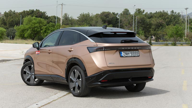 Φουτουριστική και σπορ η σχεδίαση, ξεχωρίζει η coupe «γραμμή» της οροφής