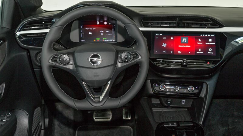 Ποιοτικά υλικά στην καμπίνα, στάνταρ οθόνη 10,1 ιντσών για το infotainment