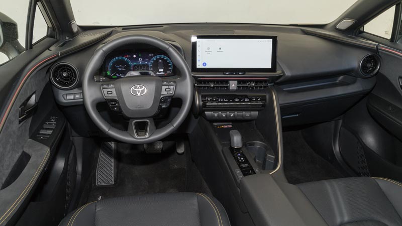 Toyota C-HR. Πόσο καλό είναι σε εξοπλισμό άνεσης και ασφάλειας.