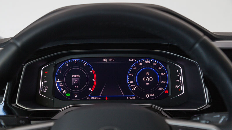 Υψηλής ευκρίνειας ψηφιακός πίνακας οργάνων 8 ιντσών με αρκετές επιλογές διαμόρφωσης από τη βασική έκδοση 