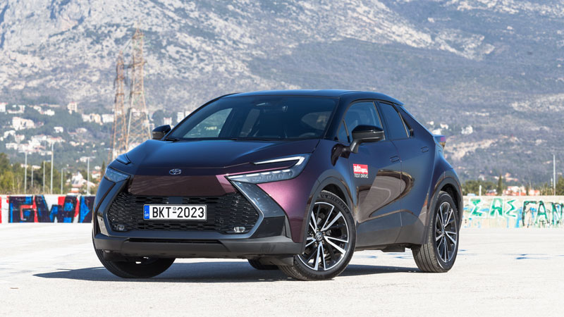 Κλέβει τα βλέμματα! Η σφηνοειδής κατασκευή του και η άμεση οπτική του συγγένεια με το ηλεκτρικό bΖ4X τονίζουν το δυναμισμό του