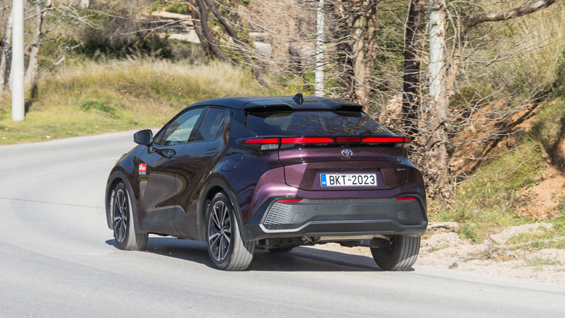 Νέο Toyota C-HR: Συνεχίζει να εντυπωσιάζει σε εμφάνιση και κατανάλωση