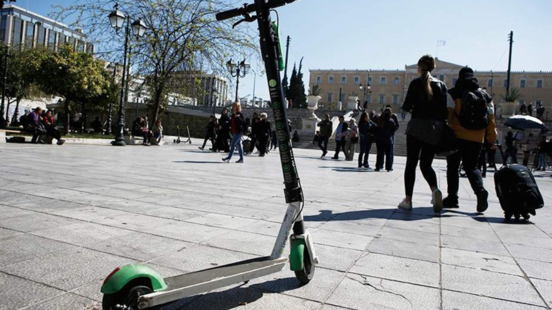 Επιστρέφουν στους δρόμους της Αθήνας τα ενοικιαζόμενα πατίνια