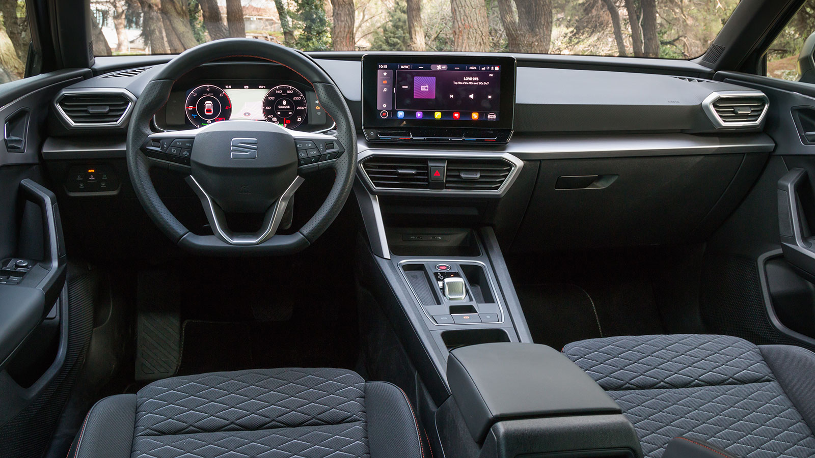 Ford Focus VS Seat Leon 150ps. Ποιο ξεχωρίζει σε εξοπλισμό ασφάλειας και άνεσης.