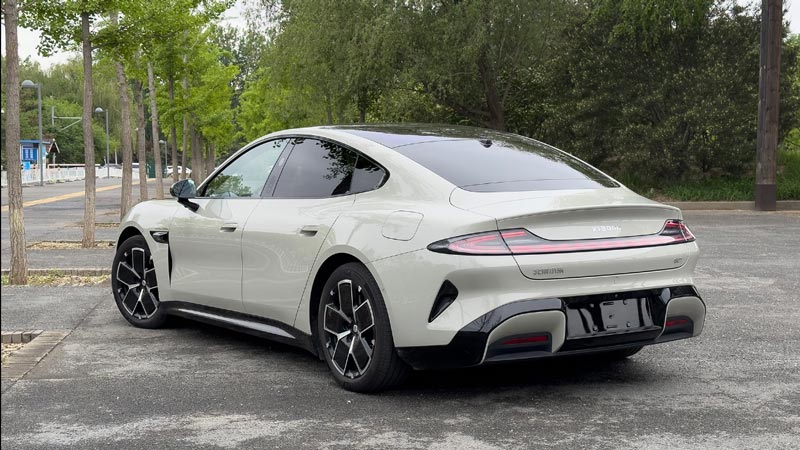 Οδηγούμε το Xiaomi SU7: Καλό στην οδήγηση αλλά υστερεί τεχνολογικά