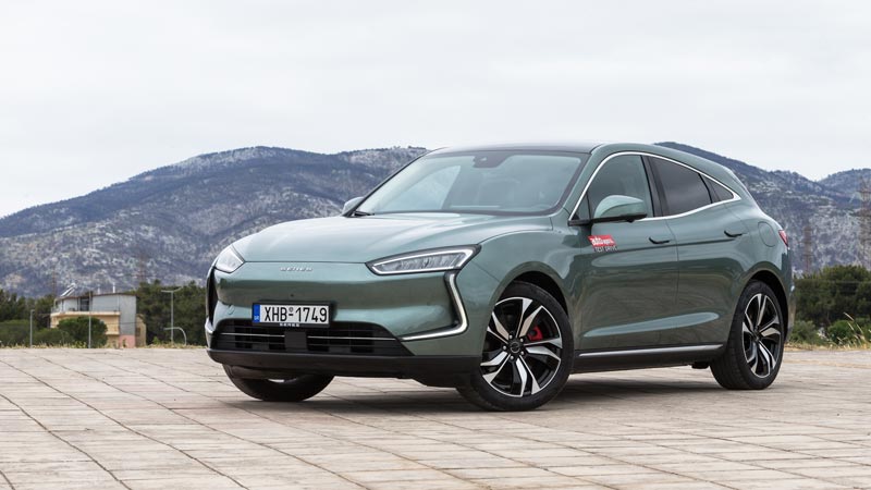 Δοκιμάζουμε το ηλεκτρικό SERES 5: Ισχυρό premium, με πλούσιο εξοπλισμό