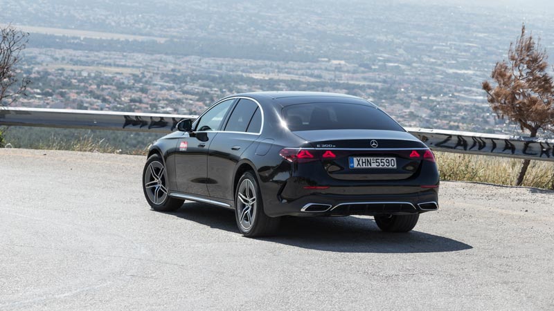 Δοκιμάζουμε την Plug-in Mercedes E 300e: Με μία λέξη… αφθονία