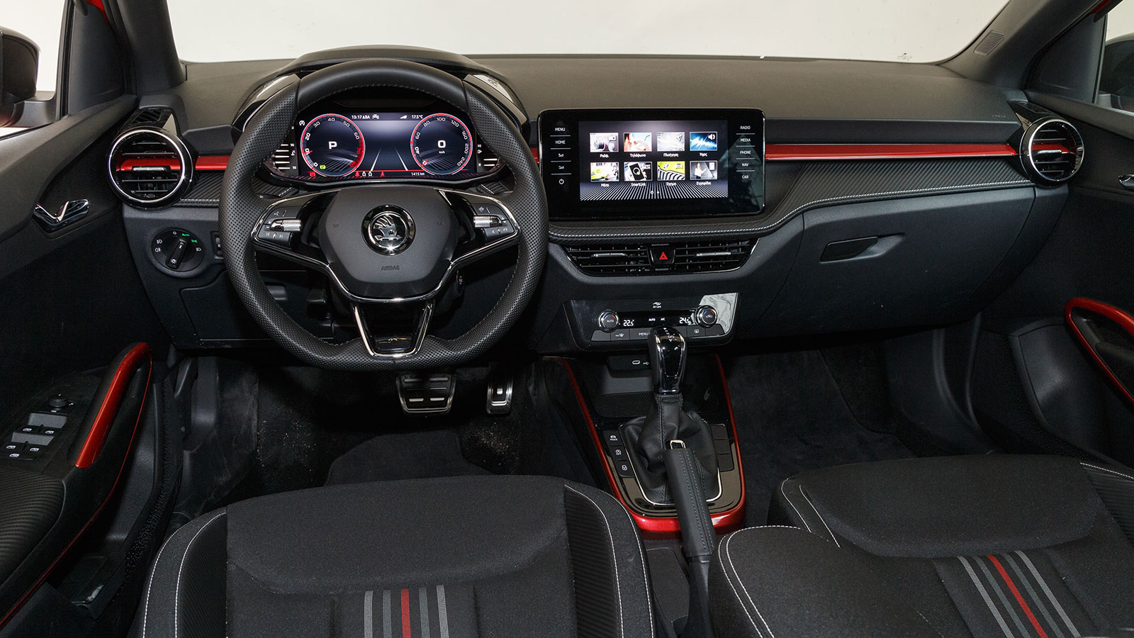 Seat Ibiza Automatic 150ps VS Skoda Fabia. Ποιο ξεχωρίζει σε εξοπλισμό ασφάλειας και άνεσης.