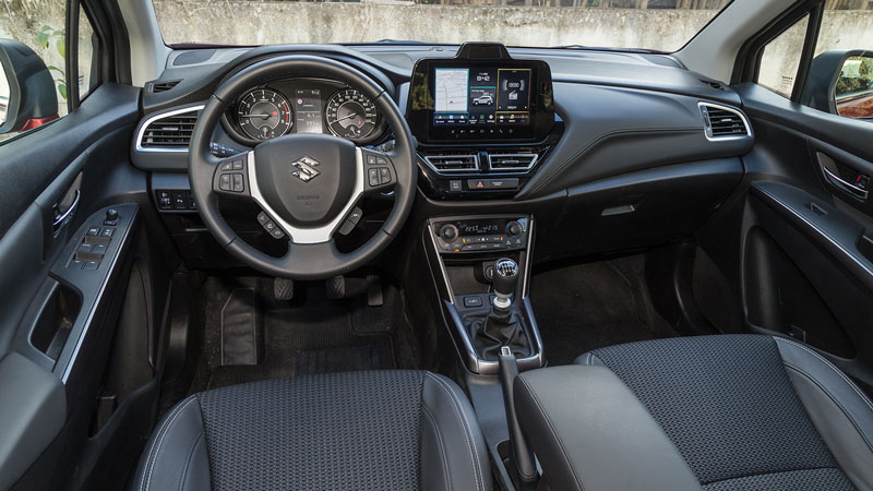 Suzuki Sx4 S-cross. Πόσο καλό είναι σε εξοπλισμό άνεσης και ασφάλειας.