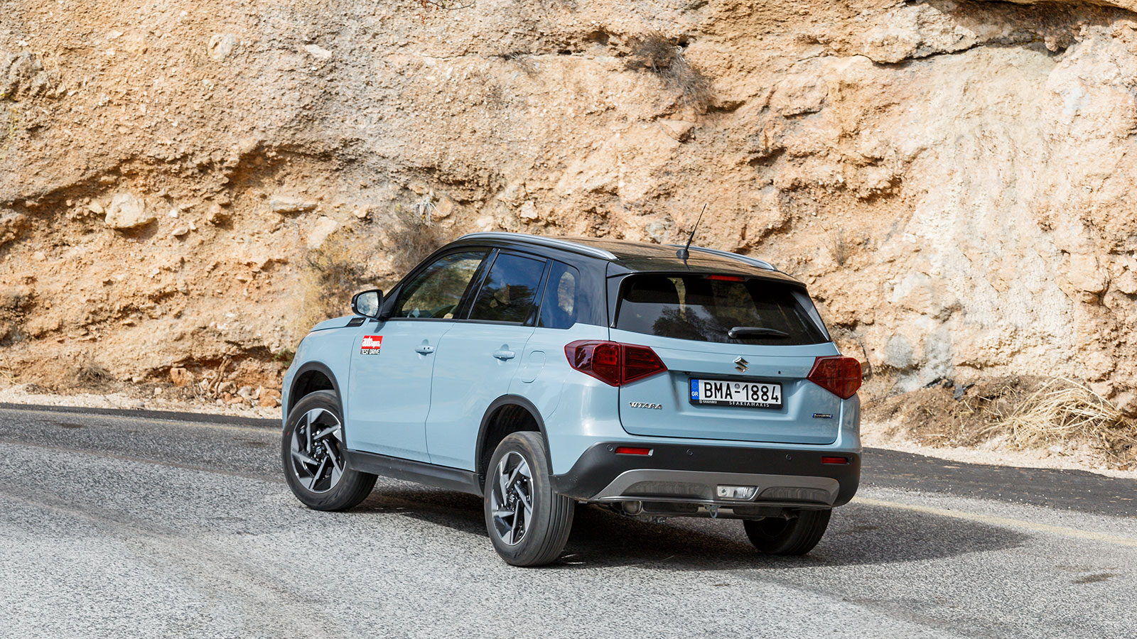 Suzuki Vitara HEV 116 PS 4WD: Με βασικό όπλο την τιμή του
