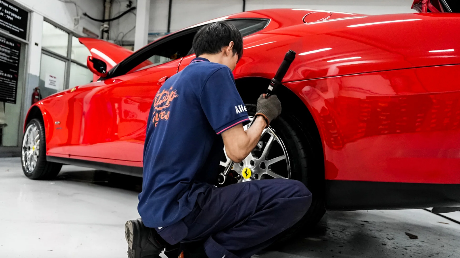 Ελαστικά αυτοκινήτων στο Μαραθώνα – Μπαϊρακτάρης