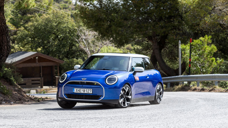 MINI Cooper SE: Το «καρτ» μπήκε στην πρίζα