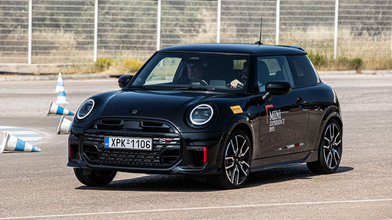 Οδηγήσαμε τα MINI John Cooper Works στην εκδήλωση MINI Experience