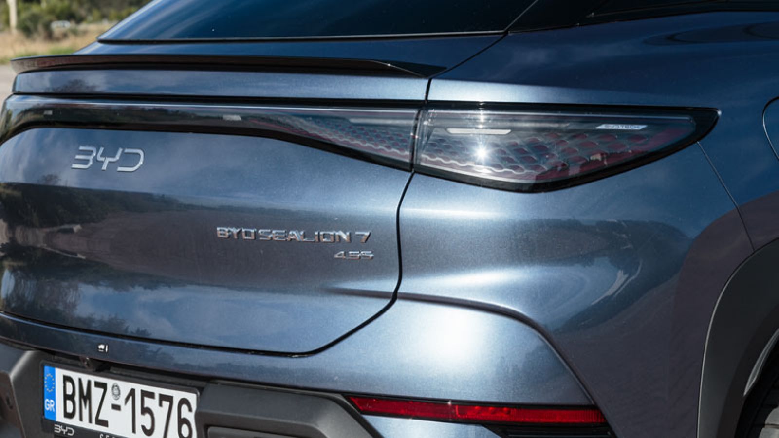 BYD Sealion 7 AWD LR 532 PS: Στυλ, χώροι και επιδόσεις