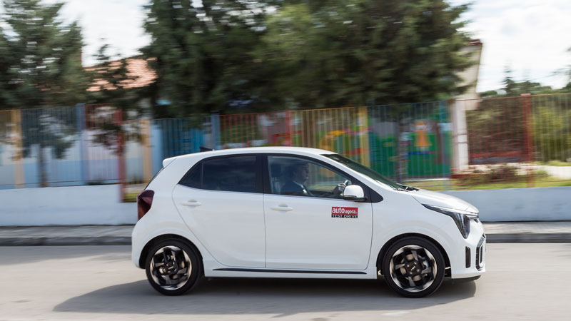 Στην έκδοση με αυτόματο κιβώτιο ο κινητήρας 79 ίππων καίει 6,8 λτ/100 χλμ.